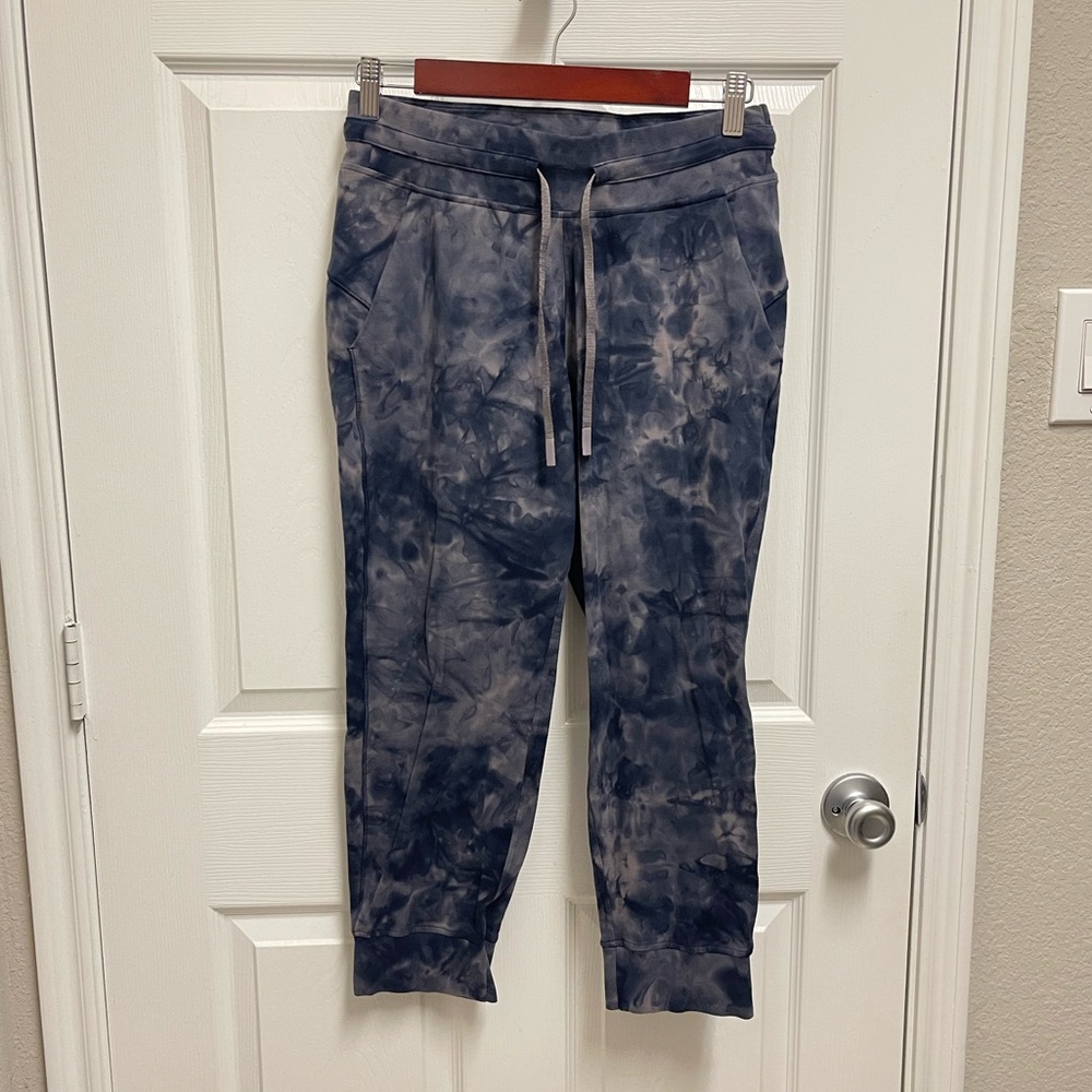 Lululemon Dye Pattern Cropped Joggers - image 1